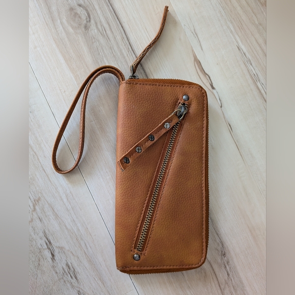 Free People Handbags - Free People Brown Vegan Wristlet Wallet